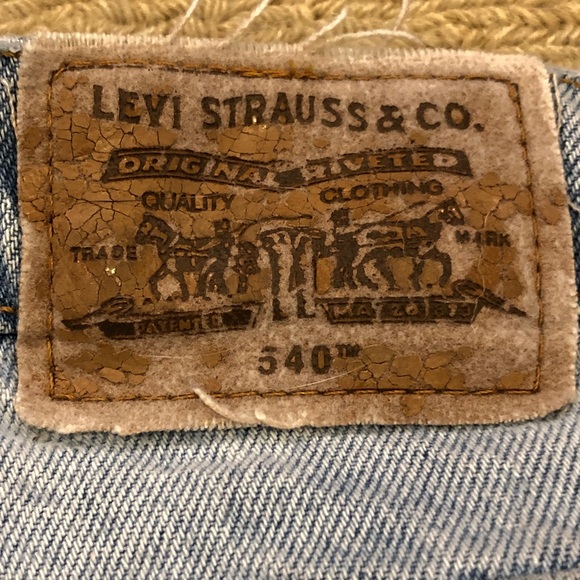 Vintage (90’s) Levi Strauss Stone Washed Jean Shorts, W36 - Picture 14 of 15
